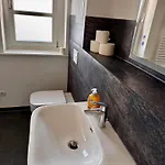 Premium Quartier - 6 Schlafzimmer - Bis 12 Personen - Transporter-parkplatz - Wlan * Merseburg