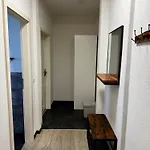 Premium Quartier - 6 Schlafzimmer - Bis 12 Personen - Transporter-parkplatz - Wlan * Merseburg