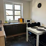 Premium Quartier - 6 Schlafzimmer - Bis 12 Personen - Transporter-parkplatz - Wlan Apartmán