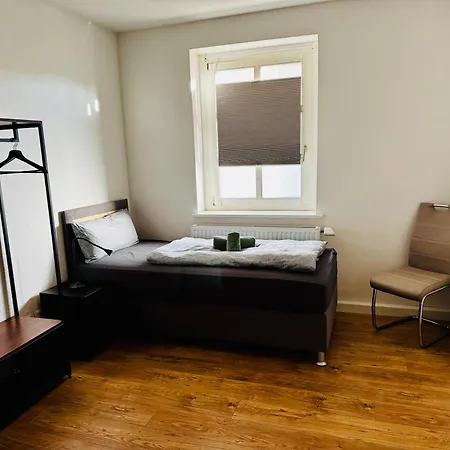 شقة Premium Quartier Merseburg - Fuer Teams - 3 Apartments - Transporter-Parkplatz - Wlan *