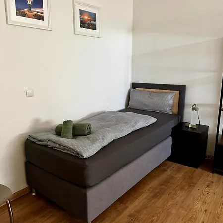 شقة Premium Quartier Merseburg - Fuer Teams - 3 Apartments - Transporter-Parkplatz - Wlan