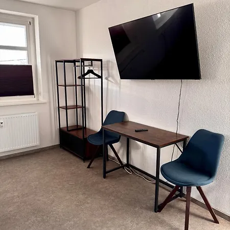 Premium Quartier Merseburg - Fuer Teams - 3 Apartments - Transporter-Parkplatz - Wlan شقة