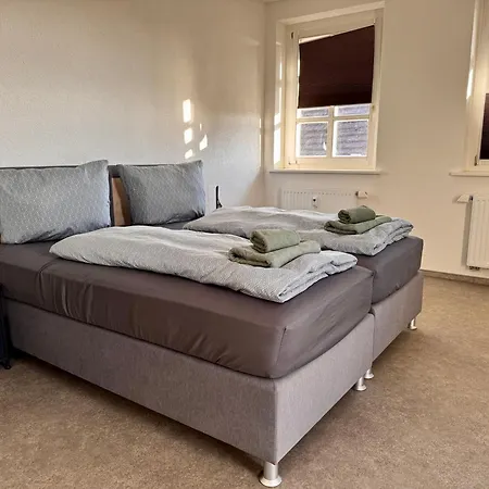 Premium Quartier Merseburg - Fuer Teams - 3 Apartments - Transporter-Parkplatz - Wlan مرسيبورغ