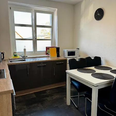 Premium Quartier Merseburg - Fuer Teams - 3 Apartments - Transporter-Parkplatz - Wlan شقة