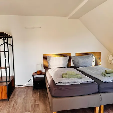 Premium Quartier Merseburg - Fuer Teams - 3 Apartments - Transporter-Parkplatz - Wlan مرسيبورغ