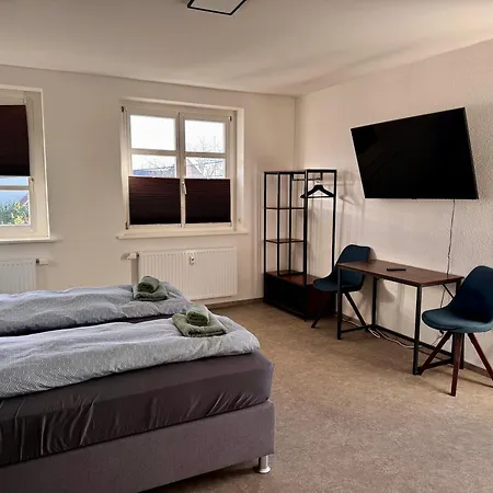 شقة Premium Quartier Merseburg - Fuer Teams - 3 Apartments - Transporter-Parkplatz - Wlan *