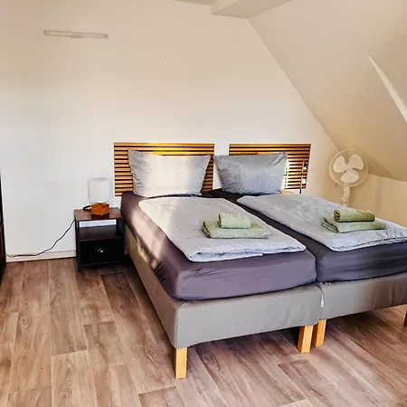 شقة Premium Quartier Merseburg - Fuer Teams - 3 Apartments - Transporter-Parkplatz - Wlan *