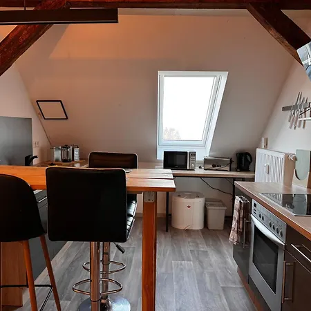 Premium Quartier - 6 Schlafzimmer - Bis 12 Personen - Transporter-parkplatz - Wlan Apartmán *